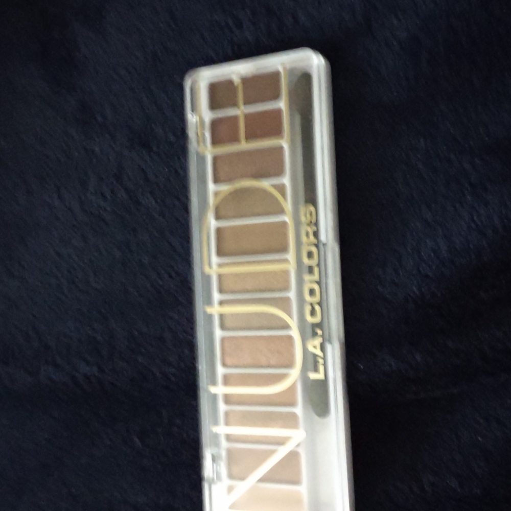 Make up eye shadow palette